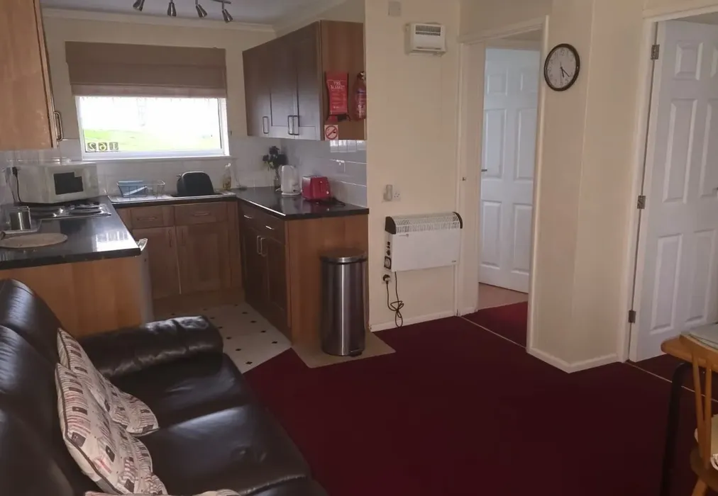 Lounge - Yaverland Road, Sandown, Isle of Wight - Wards of Kent