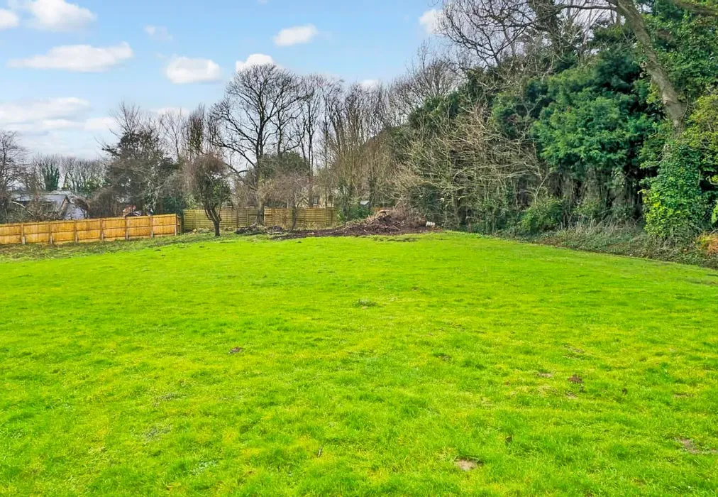 View front chalet - Yaverland Road, Sandown, Isle of Wight - Wards of Kent