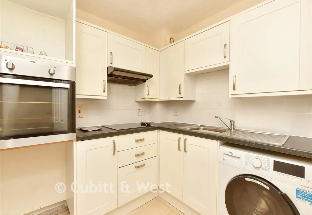 Kitchen - Brickyard Lane, Crawley Down, West Sussex - Wards of Kent