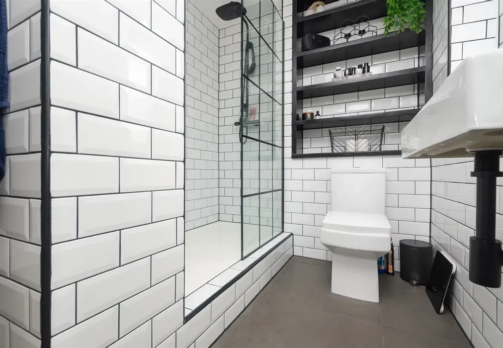 En-Suite Shower Room - Priory Fields, Eynsford, Dartford, Kent - Wards of Kent