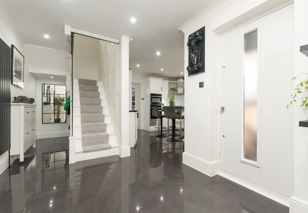 Hallway - Priory Fields, Eynsford, Dartford, Kent - Wards of Kent