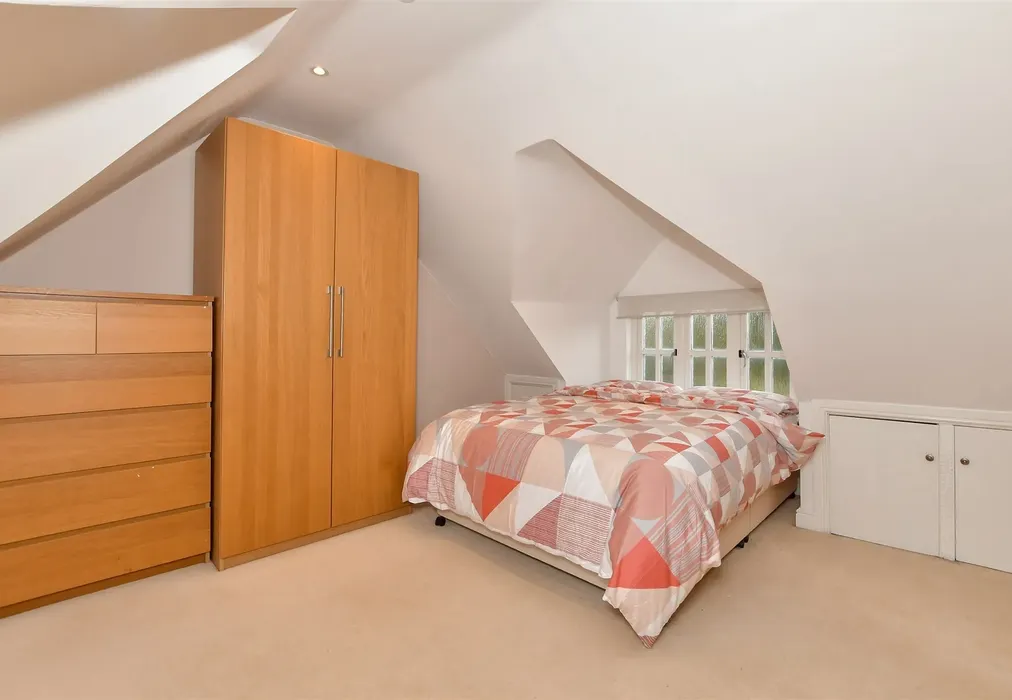 Bedroom 3 - Eyhorne Street, Hollingbourne, Maidstone, Kent - Wards of Kent