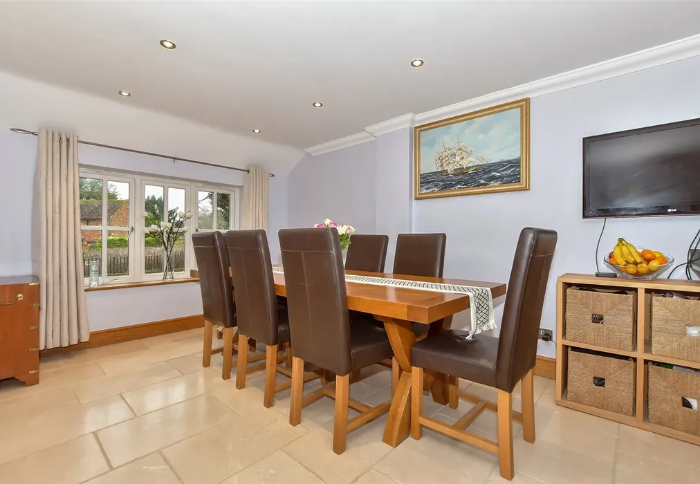 Dining Area - Eyhorne Street, Hollingbourne, Maidstone, Kent - Wards of Kent