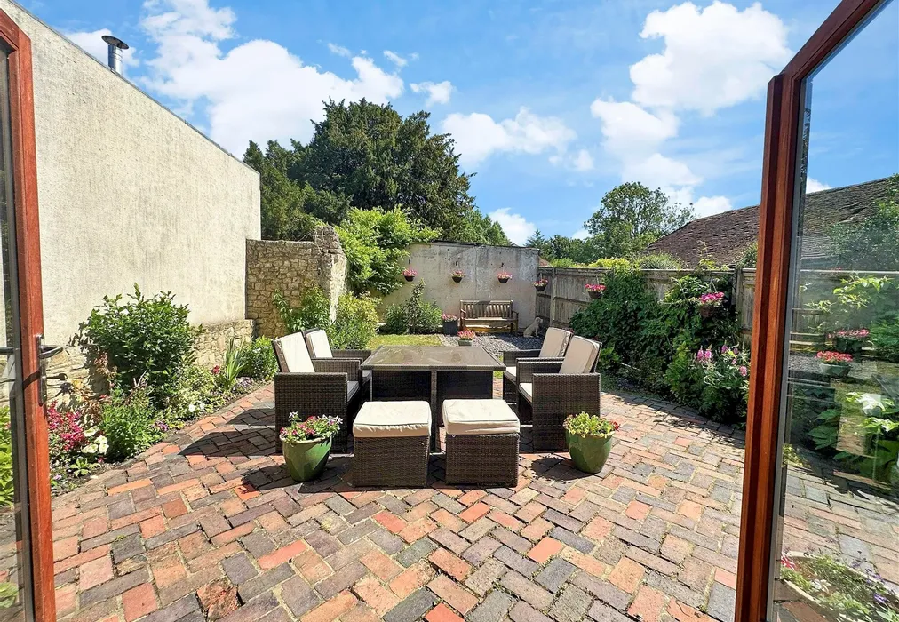 Rear Garden 1 - Eyhorne Street, Hollingbourne, Maidstone, Kent - Wards of Kent