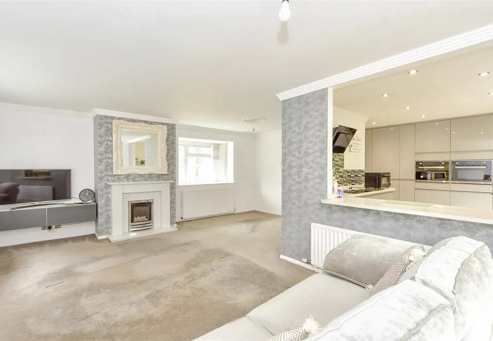 Lounge - Youngwoods Copse, Alverstone Garden Village, Isle of Wight - Wards of Kent
