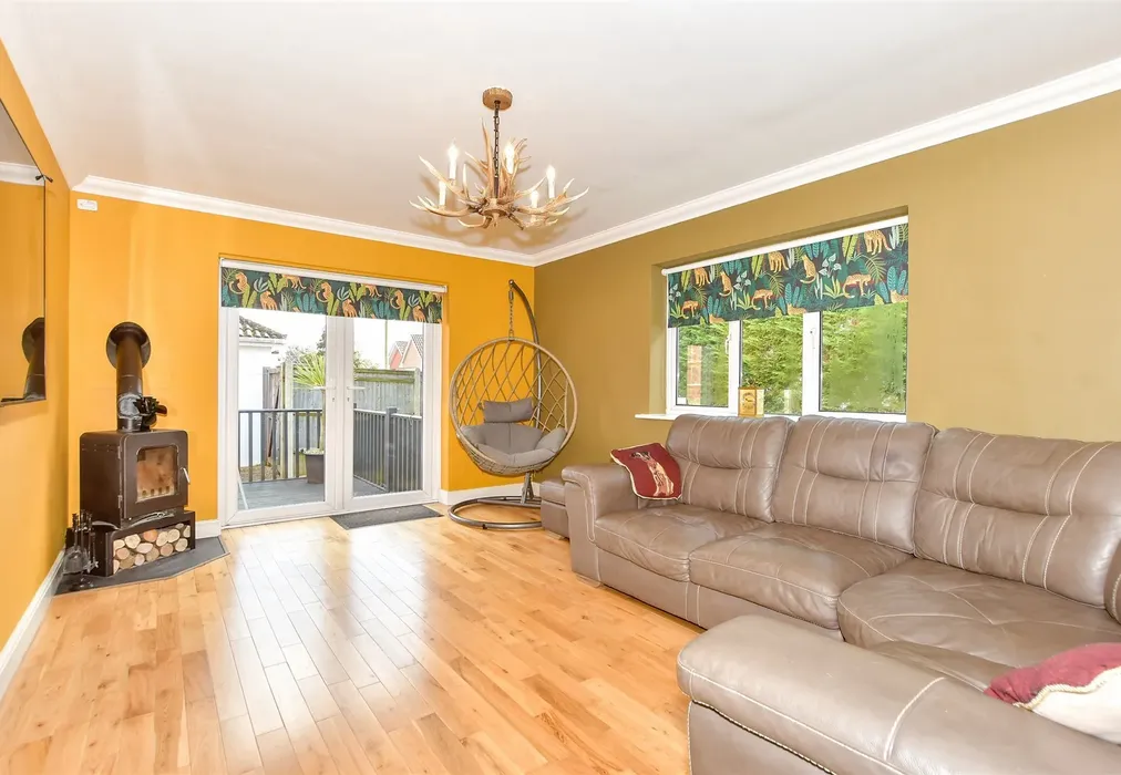 Lounge - Well Road, Bognor Regis, West Sussex - Wards of Kent