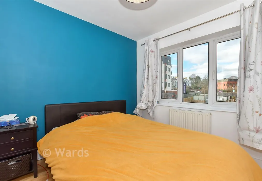 Bedroom 1 - Tonbridge Road, Maidstone, Kent - Wards of Kent