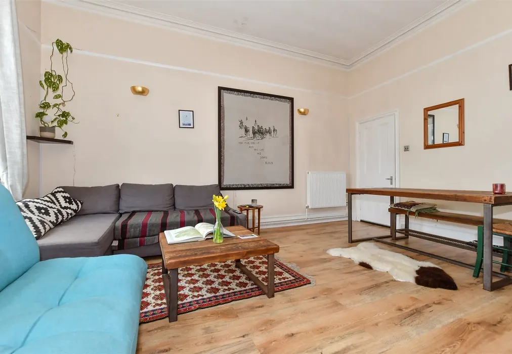 Lounge - Northdown Avenue, Margate, Kent - Wards of Kent