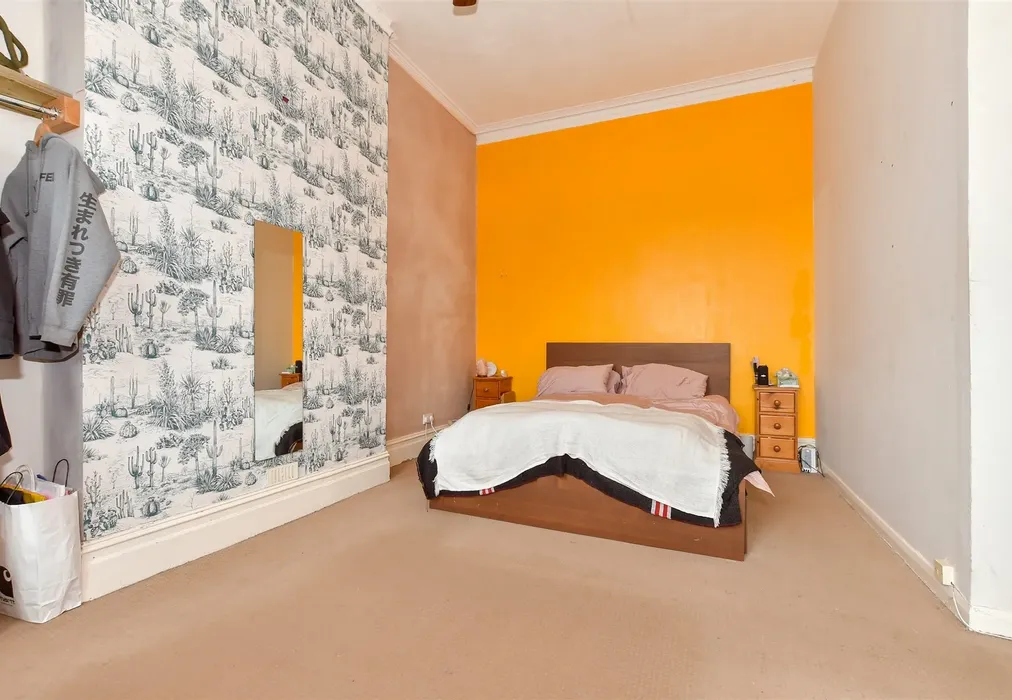 Bedroom - Northdown Avenue, Margate, Kent - Wards of Kent