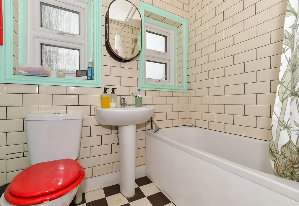 Bathroom - Northdown Avenue, Margate, Kent - Wards of Kent