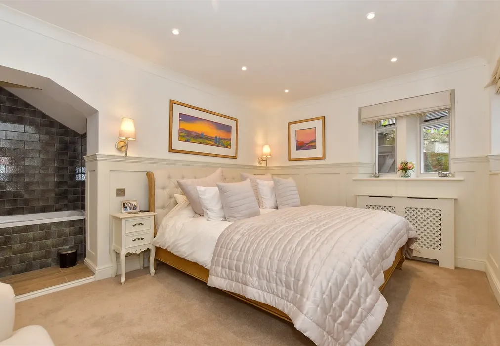 Main Bedroom - Dover Road, Eastry, Sandwich, Kent - Wards of Kent