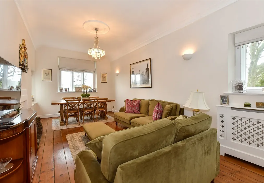 Sitting Room - Dover Road, Eastry, Sandwich, Kent - Wards of Kent