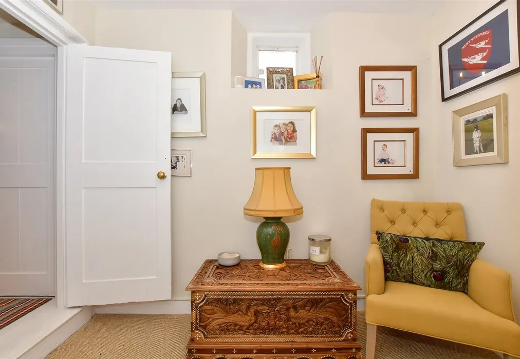 Internal Lifestyle Photograph - Dover Road, Eastry, Sandwich, Kent - Wards of Kent