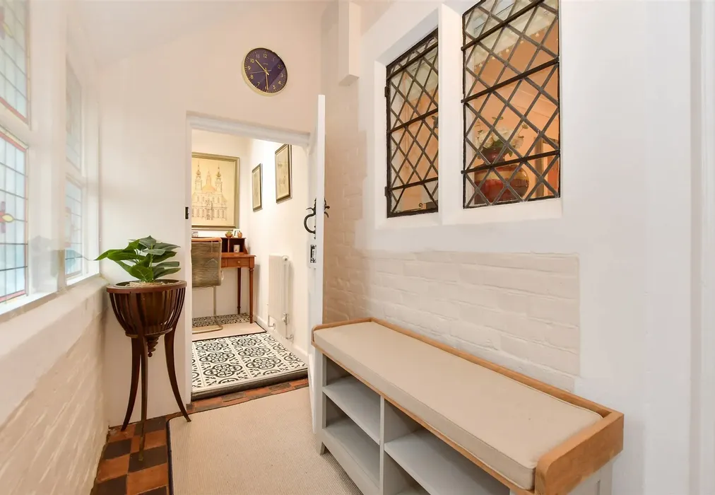 Internal Lifestyle Photograph - Dover Road, Eastry, Sandwich, Kent - Wards of Kent