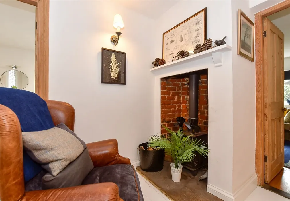 Cottage - Internal Lifestyle Photograph - Dover Road, Eastry, Sandwich, Kent - Wards of Kent
