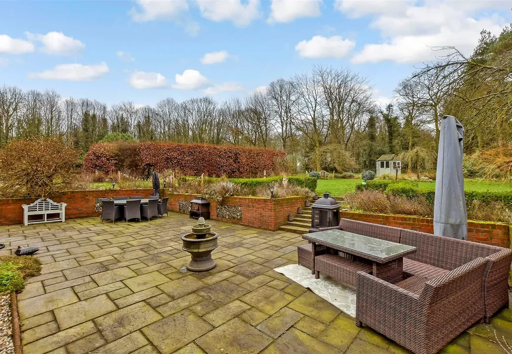 Patio - Dover Road, Eastry, Sandwich, Kent - Wards of Kent