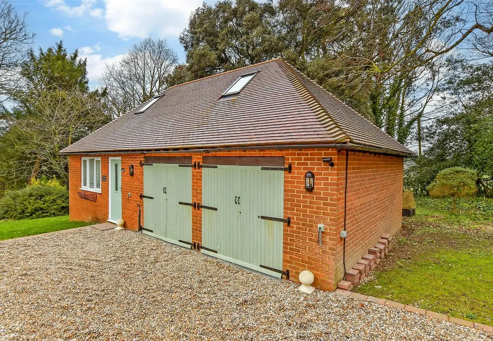 Workshop/Outbuildings - Dover Road, Eastry, Sandwich, Kent - Wards of Kent