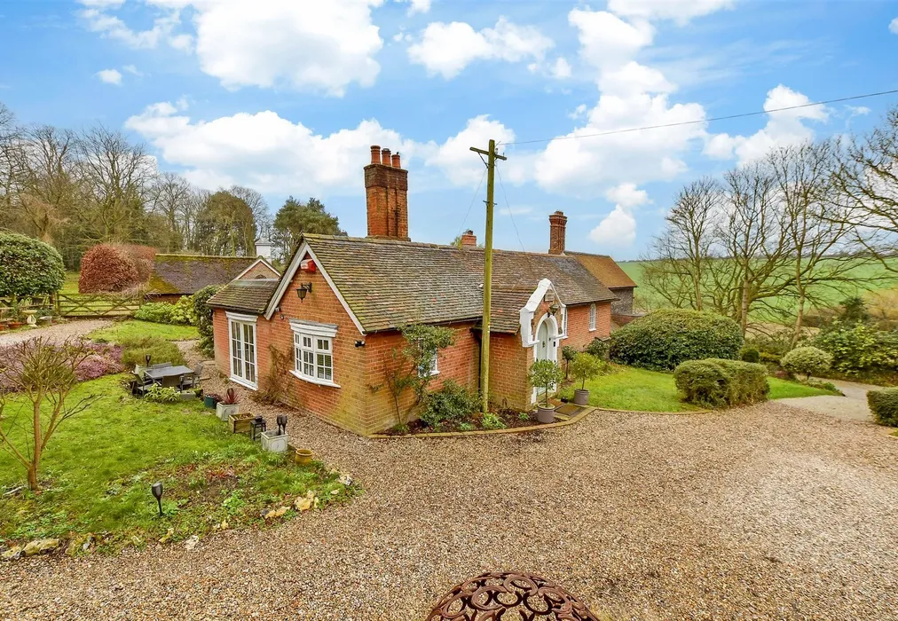 Cottage - Dover Road, Eastry, Sandwich, Kent - Wards of Kent