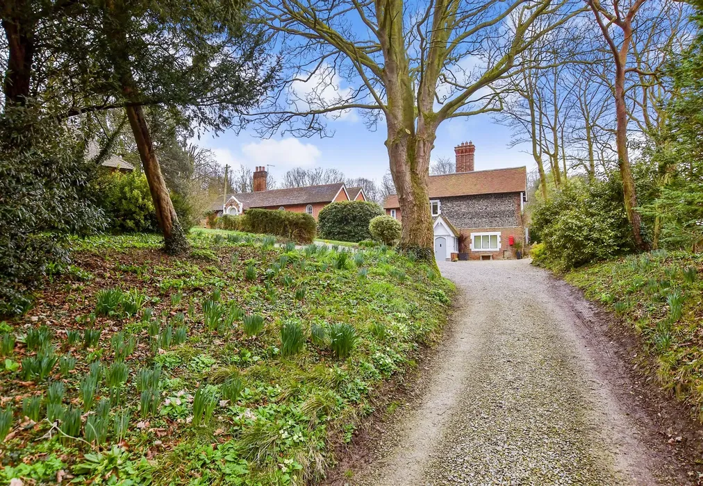 Driveway - Dover Road, Eastry, Sandwich, Kent - Wards of Kent