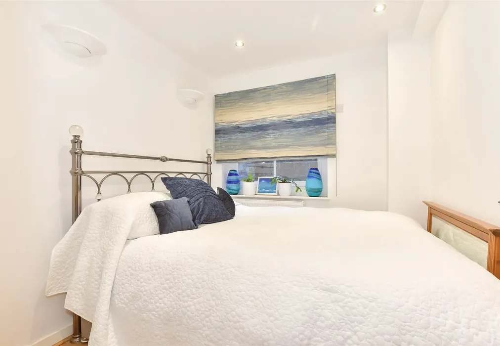 Bedroom 3 - Station Road West, Canterbury, Kent - Wards of Kent
