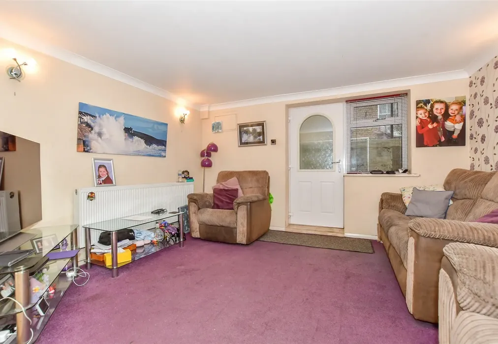Lounge - Upper Dumpton Park Road, Ramsgate, Kent - Wards of Kent