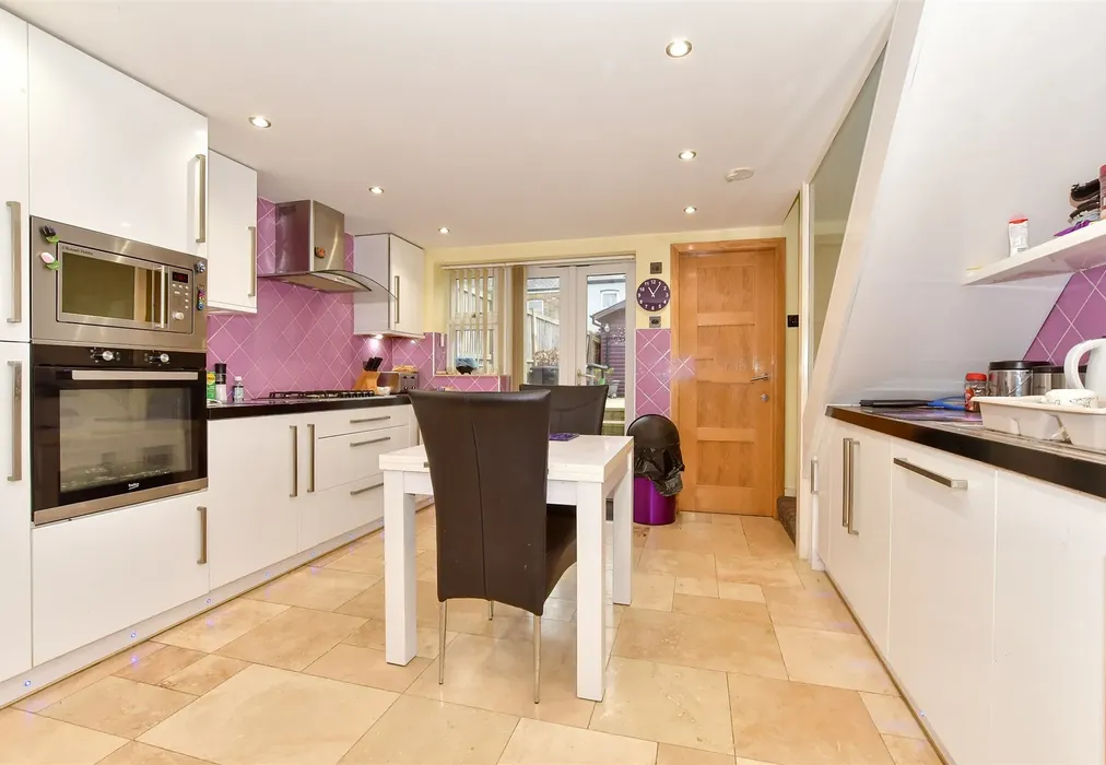 Kitchen - Upper Dumpton Park Road, Ramsgate, Kent - Wards of Kent