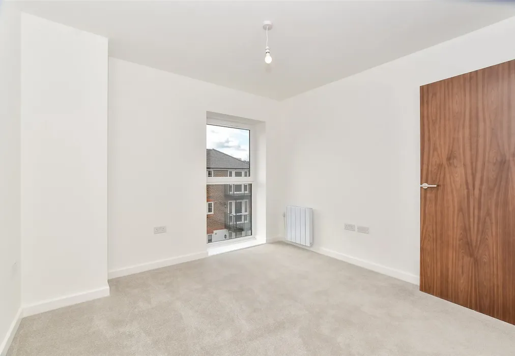 Bedroom 1 - Station Road, The Sidings, Paddock Wood, Kent - Wards of Kent