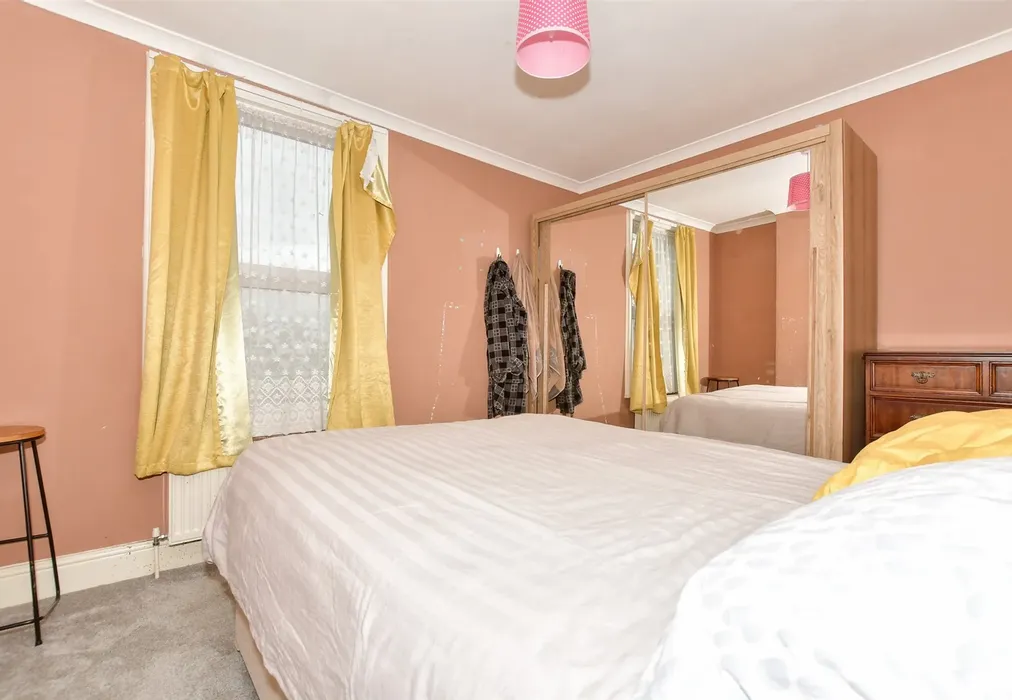 Bedroom 1 - Clarendon Street, Dover, Kent - Wards of Kent