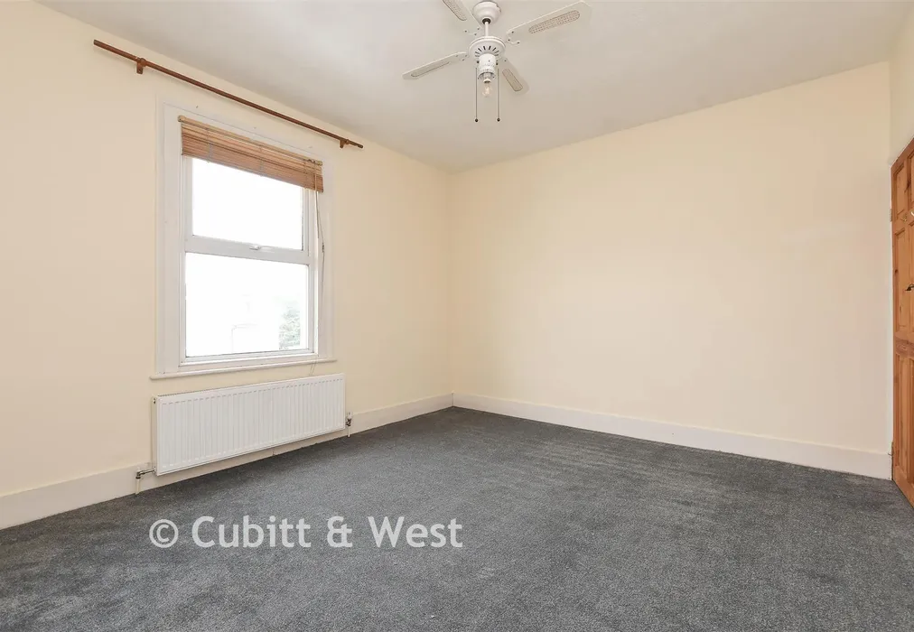 Bedroom 1 - Glovers Road, Reigate, Surrey - Wards of Kent