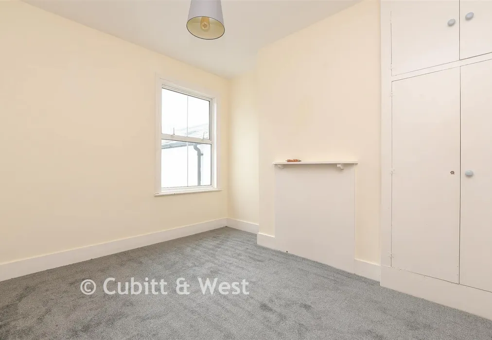 Bedroom 2 - Glovers Road, Reigate, Surrey - Wards of Kent