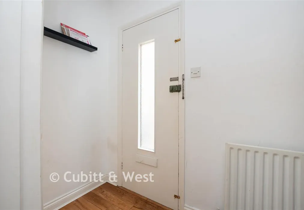 Entrance Hall - Glovers Road, Reigate, Surrey - Wards of Kent