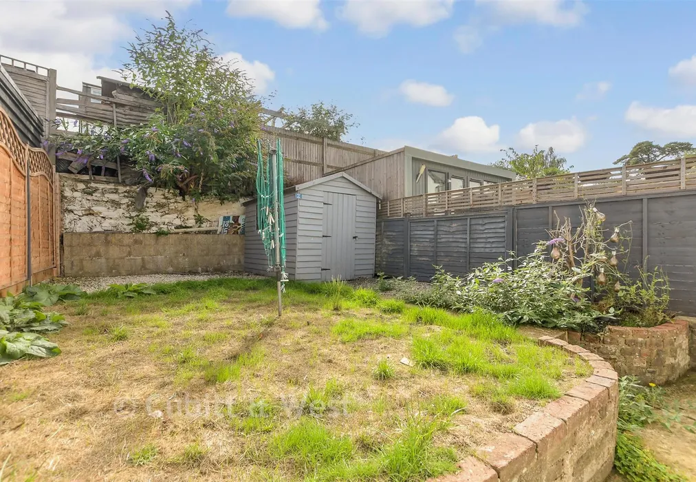 Garden - Glovers Road, Reigate, Surrey - Wards of Kent