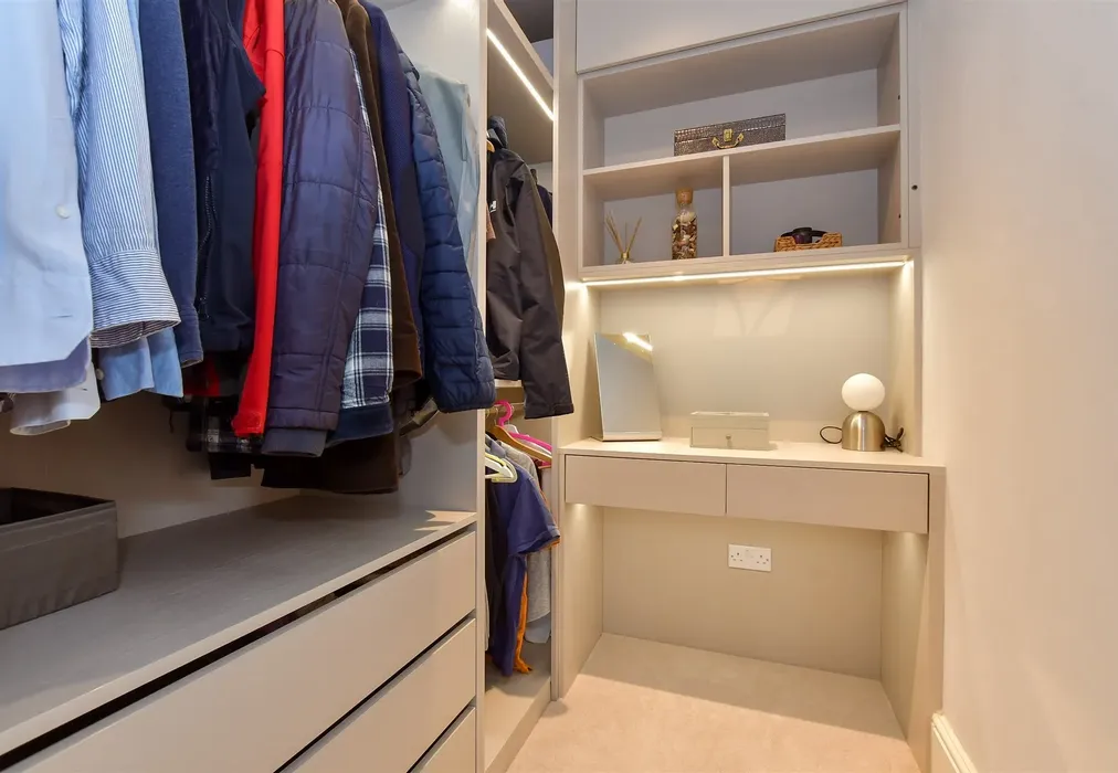 Internal Feature - Bartlets Lane, Chilmington Green, Ashford, Kent - Wards of Kent