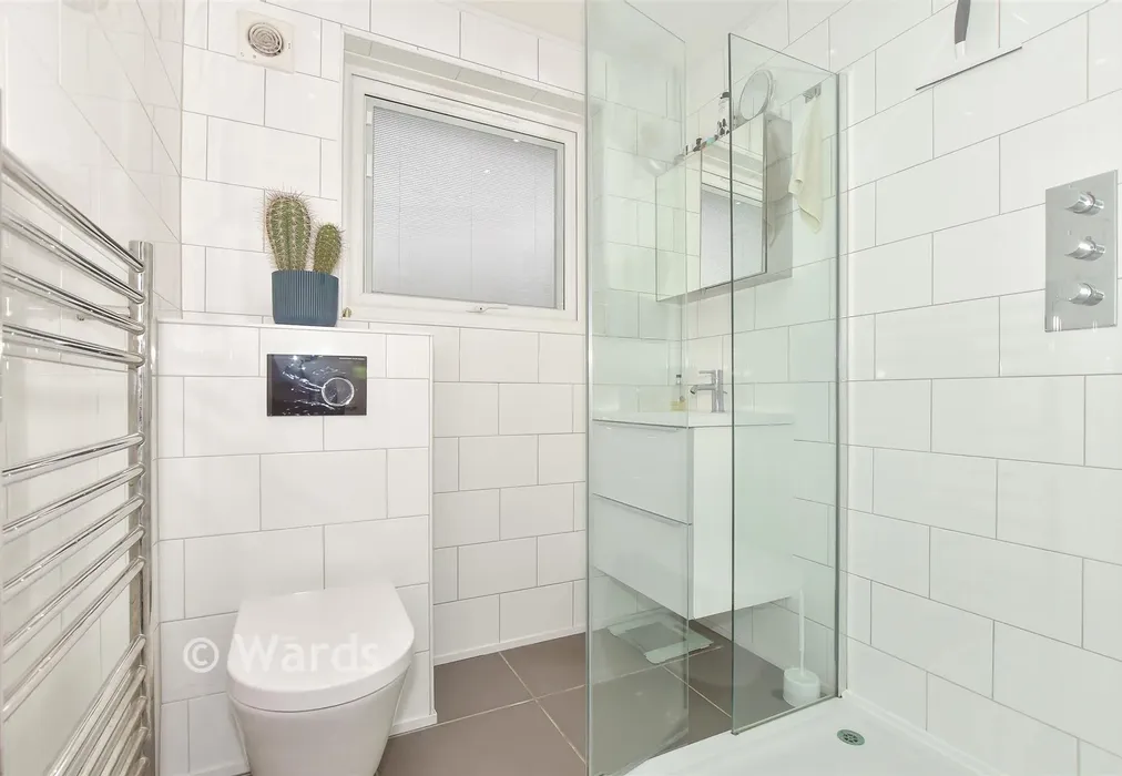 Shower Room - Clifftown Gardens, Herne Bay, Kent - Wards of Kent