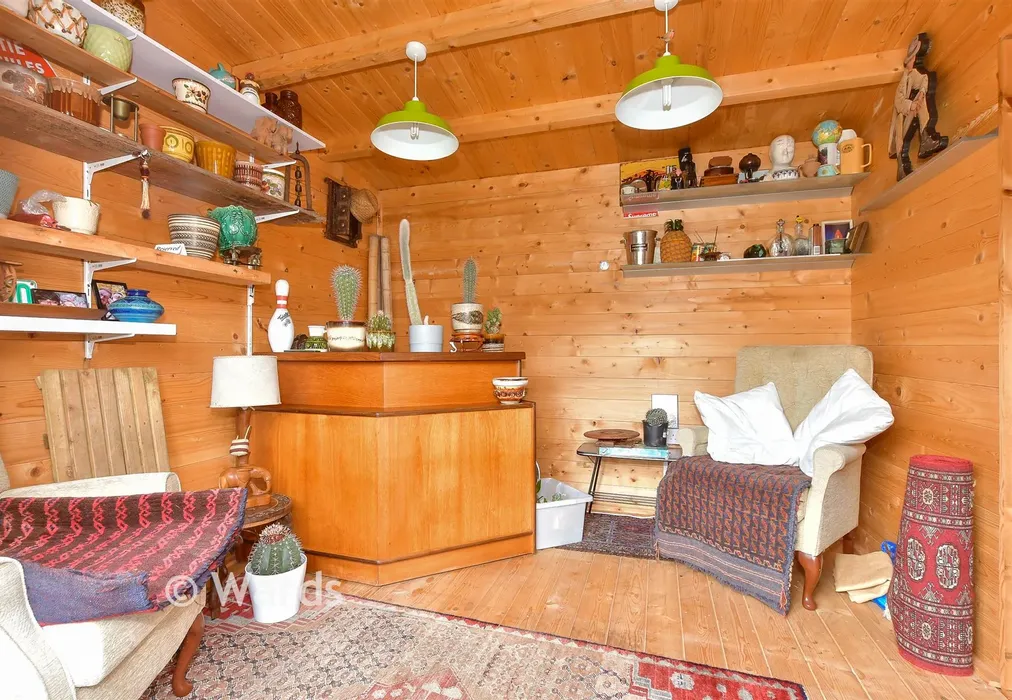 Room 1 - Clifftown Gardens, Herne Bay, Kent - Wards of Kent