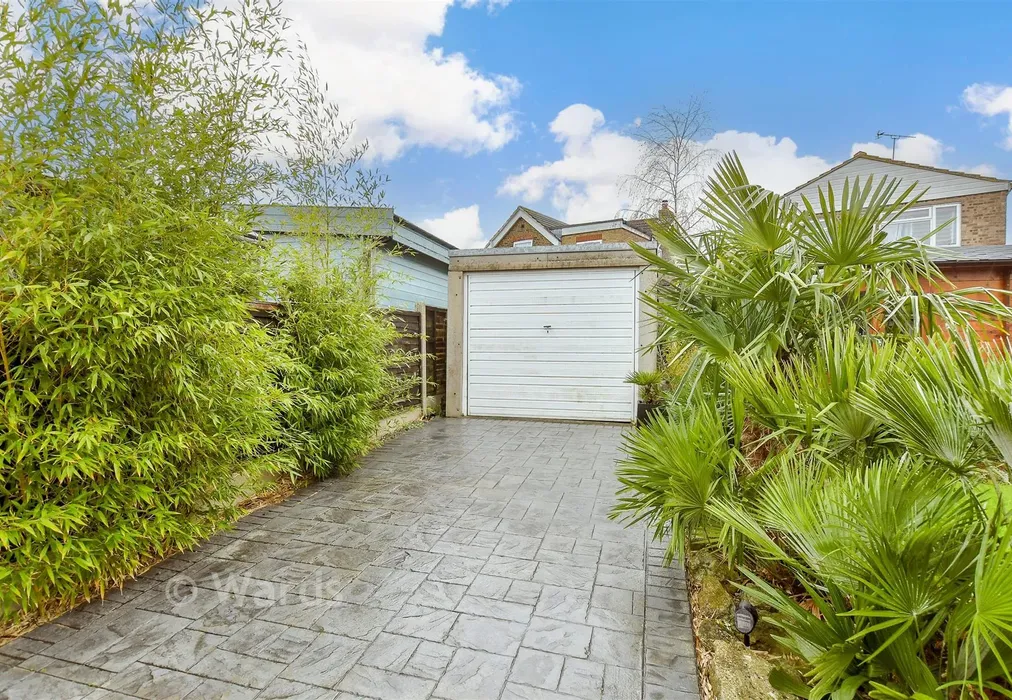 Garage - Clifftown Gardens, Herne Bay, Kent - Wards of Kent