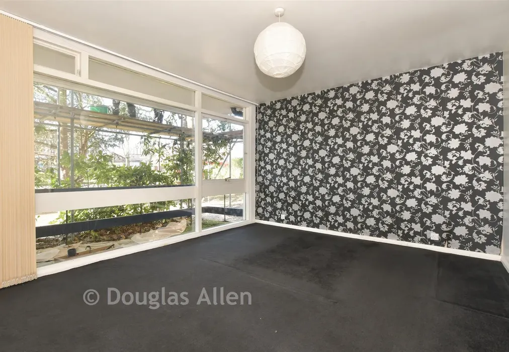 Bedroom 1 - Woodford Road, London - Wards of Kent