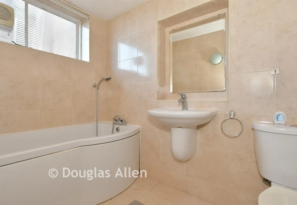 Bathroom - Woodford Road, London - Wards of Kent