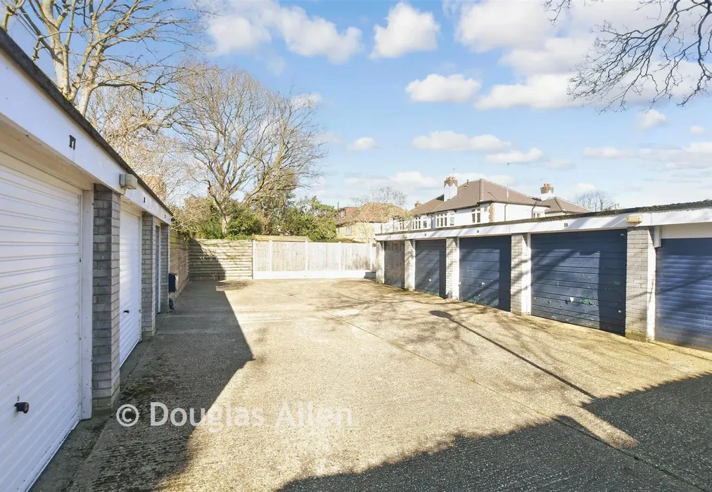 Garage - Woodford Road, London - Wards of Kent