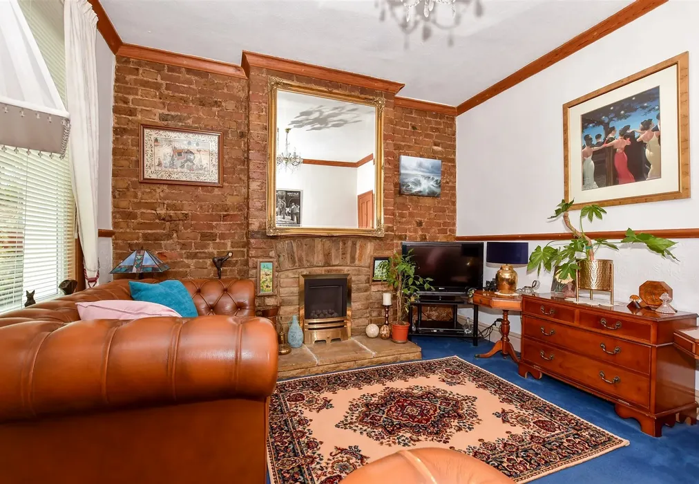Lounge - Winstanley Crescent, Ramsgate, Kent - Wards of Kent