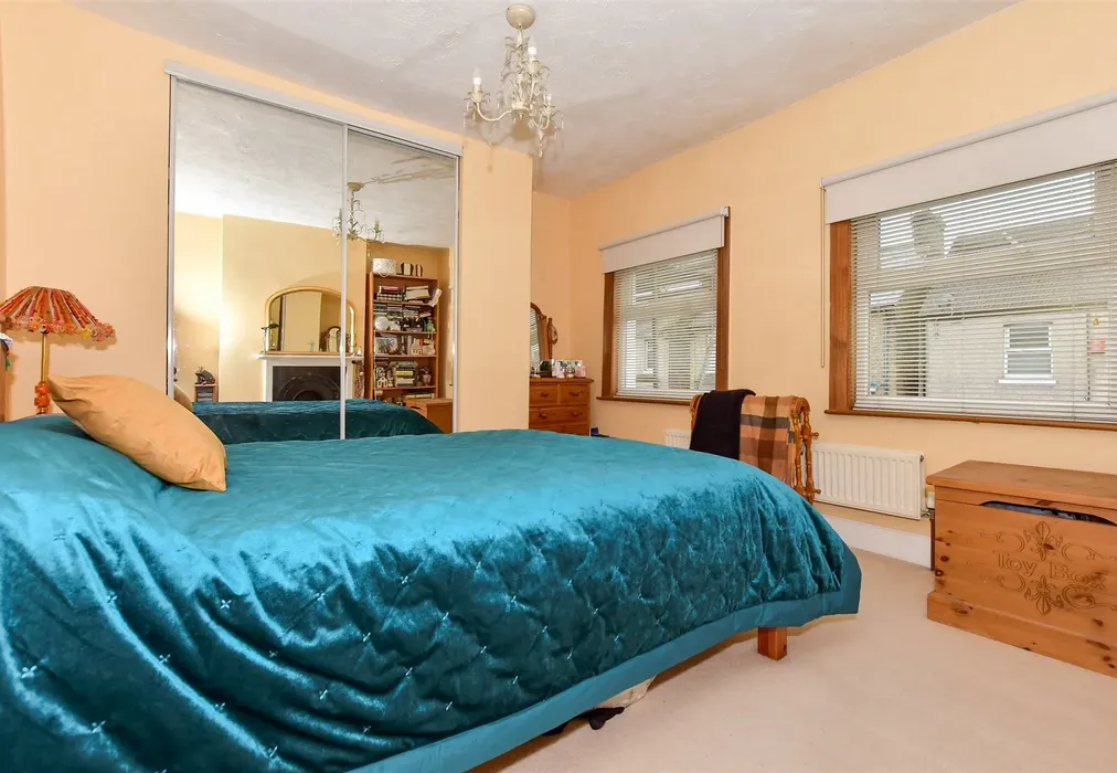 Bedroom 1 - Winstanley Crescent, Ramsgate, Kent - Wards of Kent