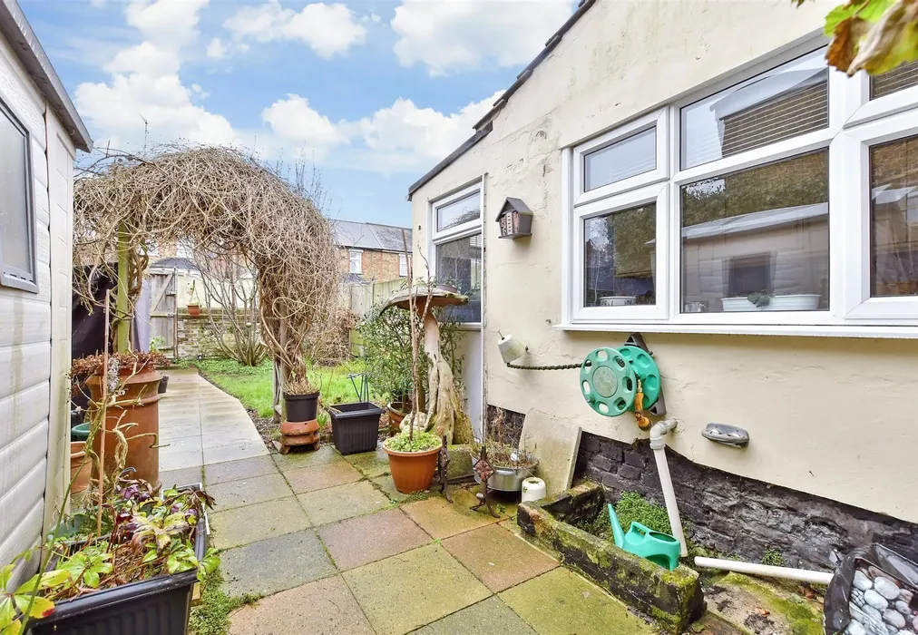 Front Garden - Winstanley Crescent, Ramsgate, Kent - Wards of Kent