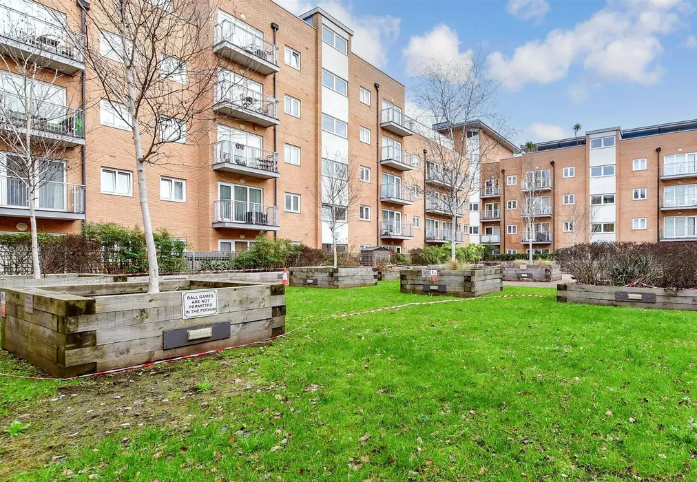 Communal Gardens - Whitestone Way, Croydon, Surrey - Wards of Kent