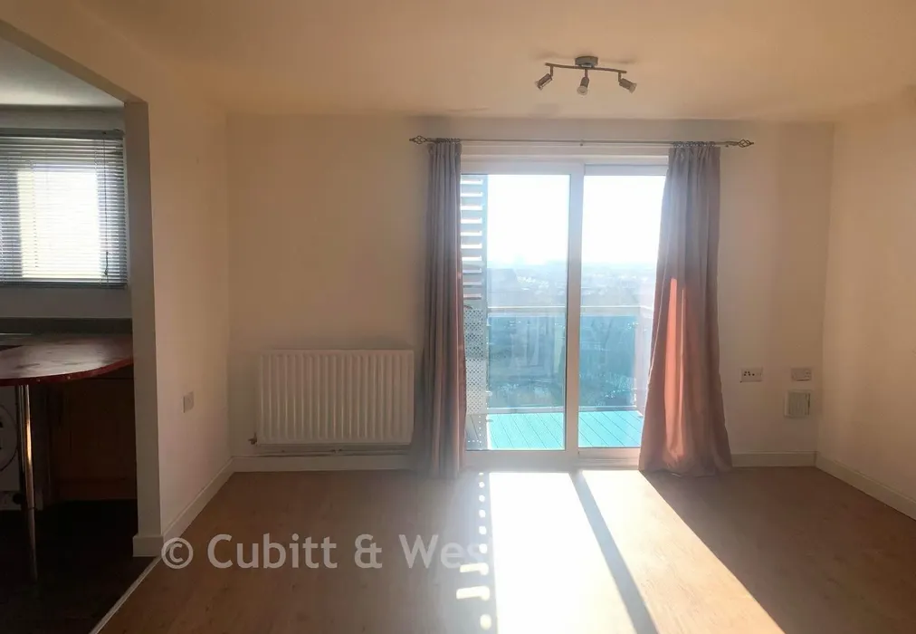 Lounge - Victoria Road, Southsea, Hampshire - Wards of Kent