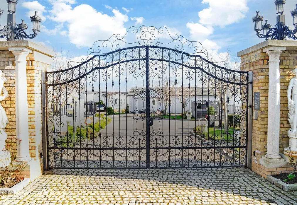 Feature Shot - Wisteria Way, Reculver, Kent - Wards of Kent