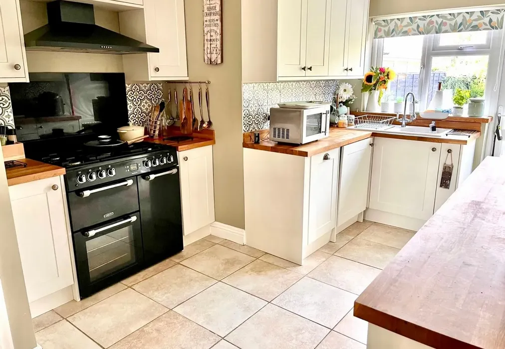 Kitchen - London Road, Newington, Sittingbourne, Kent - Wards of Kent