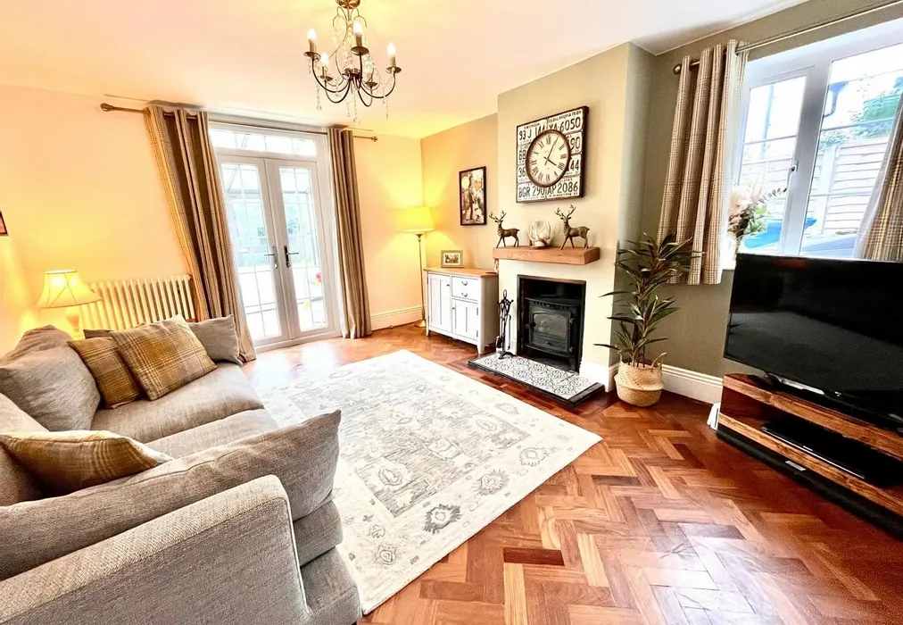 Lounge - London Road, Newington, Sittingbourne, Kent - Wards of Kent