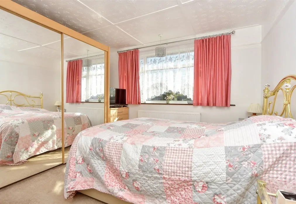 Bedroom 2 - Queenborough Road, Minster On Sea, Sheerness, Kent - Wards of Kent