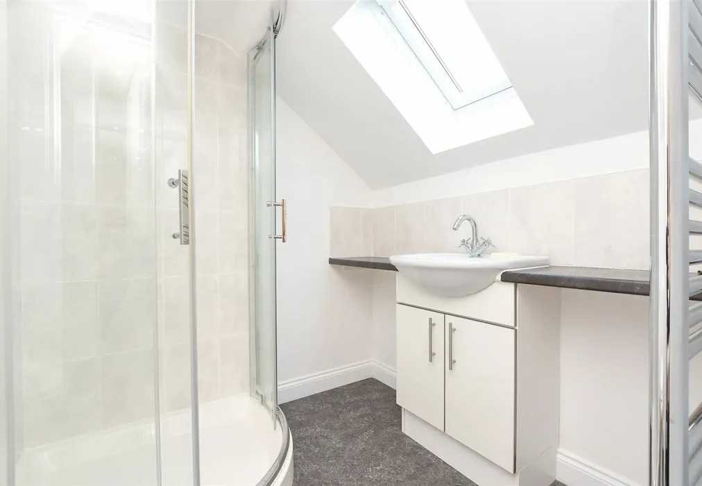En-Suite - Otteridge Road, Bearsted, Maidstone, Kent - Wards of Kent
