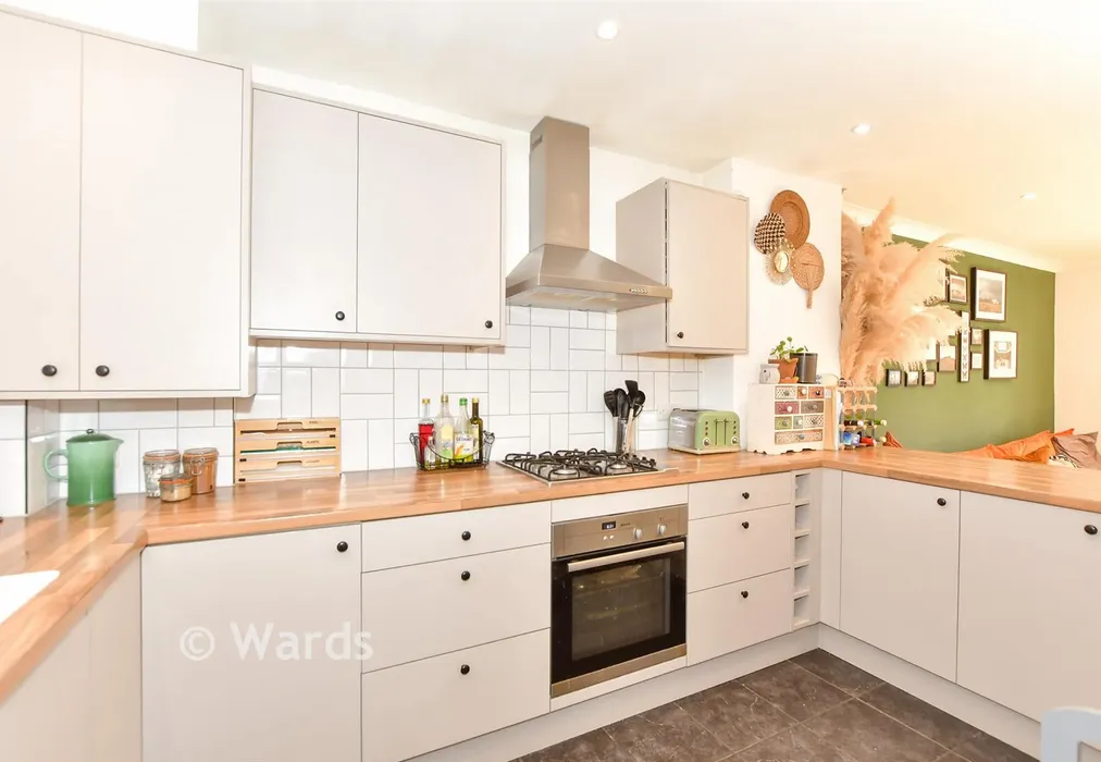 Kitchen - Grimston Gardens, Folkestone, Kent - Wards of Kent